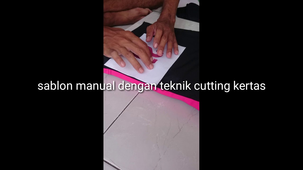 Sablon kaos futsal dengan cara cutting kertas