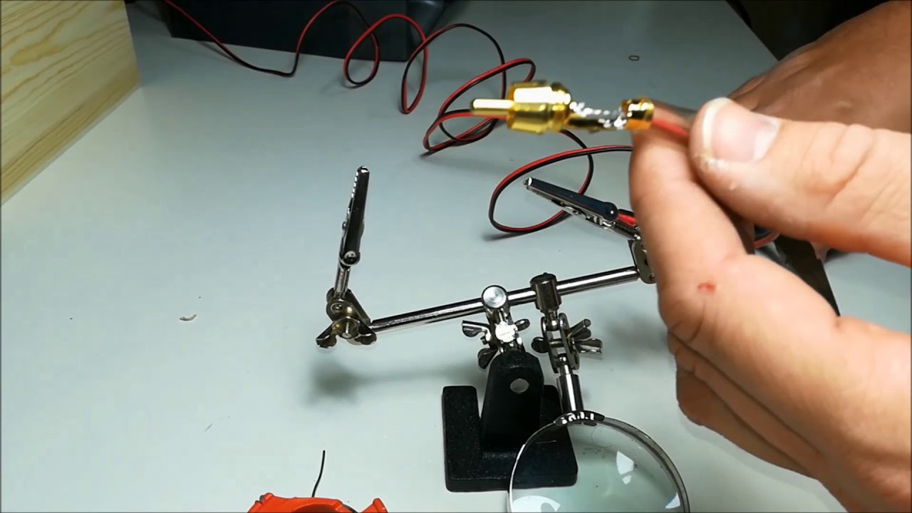 Añadir conector RCA macho a altavoces