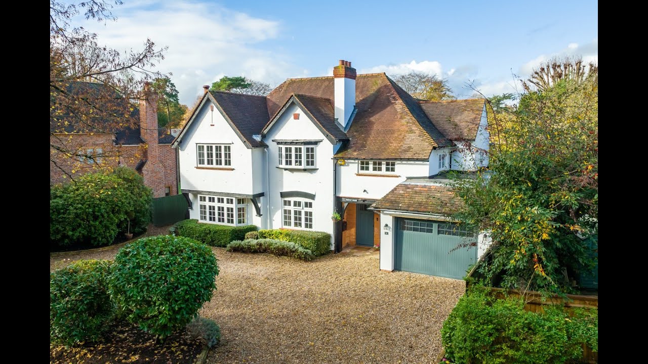 Peter Scott Estate Agents present this stunning, refurbished home in Gerrards Cross