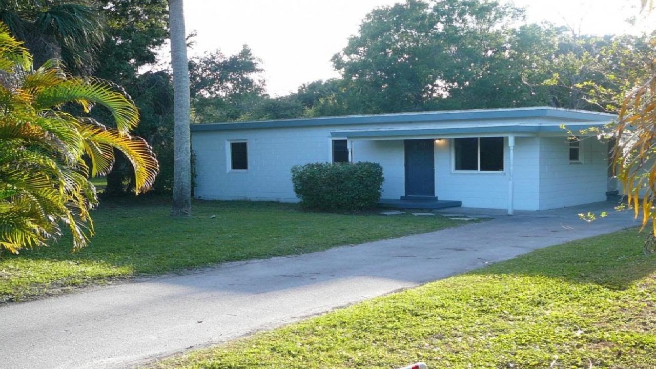 2707 Quail Road, Fort Pierce, FL Presented by Mark Tierney.