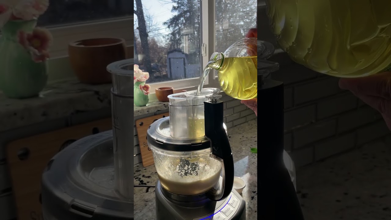 Middle Eastern garlic sauce #garlicsaucerecipe #food #LebaneseFood #GarlicRecipe #GarlicSauce #FYI