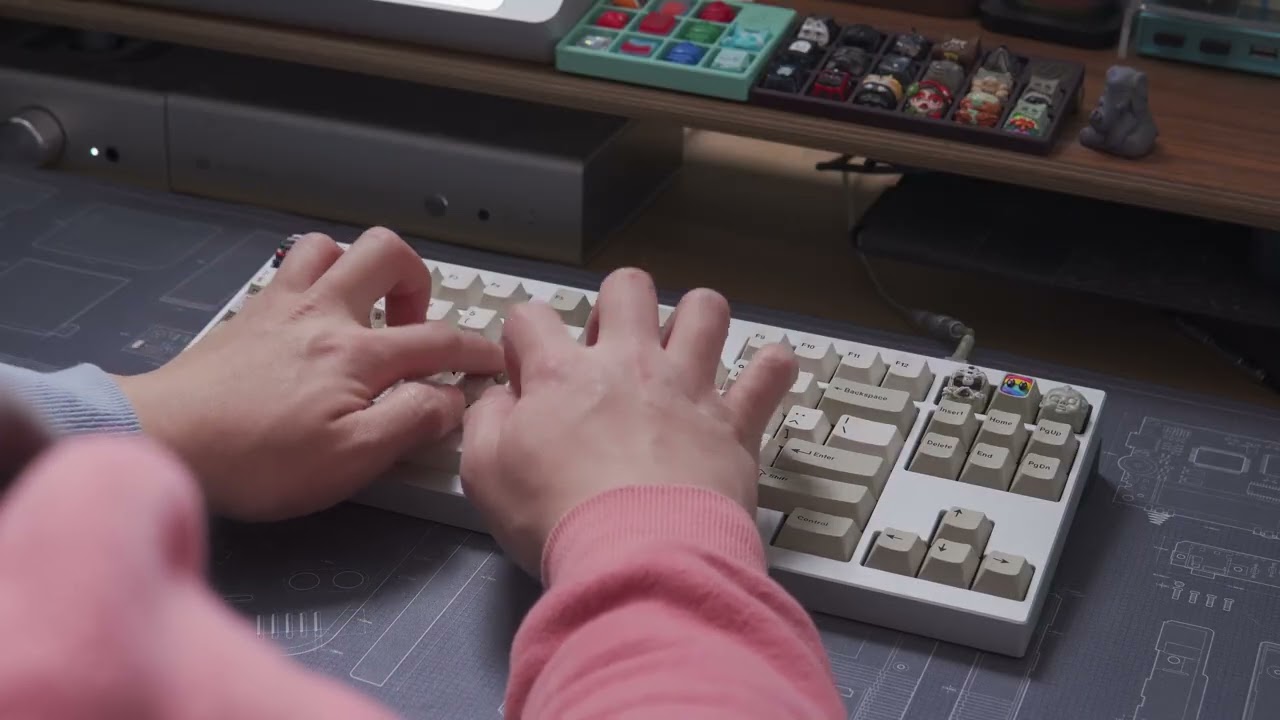 Geonworks F1-8X V2 with lubed Cherry MX Browns Typing Sounds