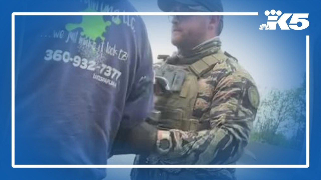 ICE agents arrest a man with 14-year-old son in the vehicle