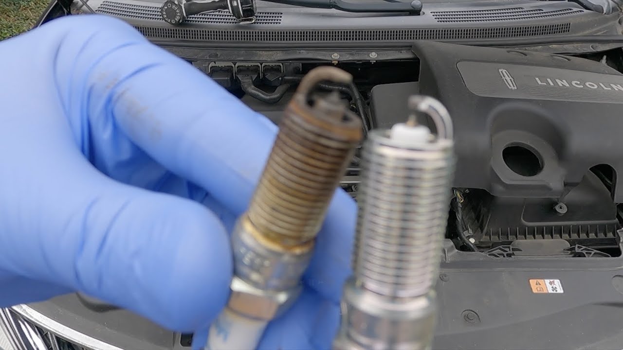 How to Replace the Spark Plugs on a Lincoln MKX