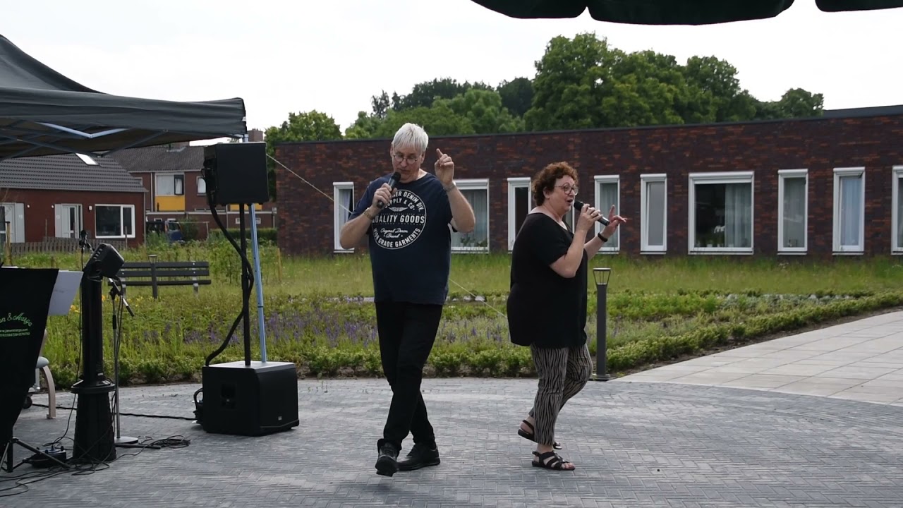 Duo Jan en Marga bij Verpleeghuis de Clockstede in Nieuwe Pekela