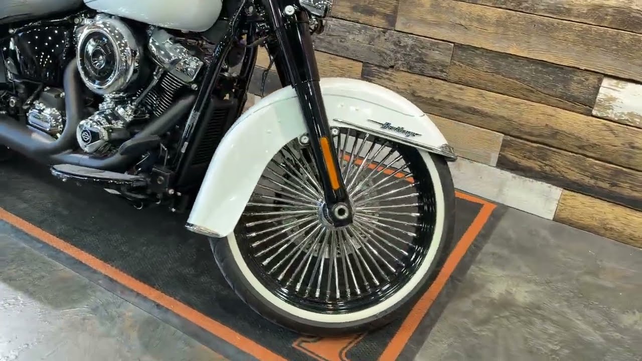 CUSTOMIZED!! 2025 Harley-Davidson Softail Heritage Classic in White Onyx Pearl-FLHC