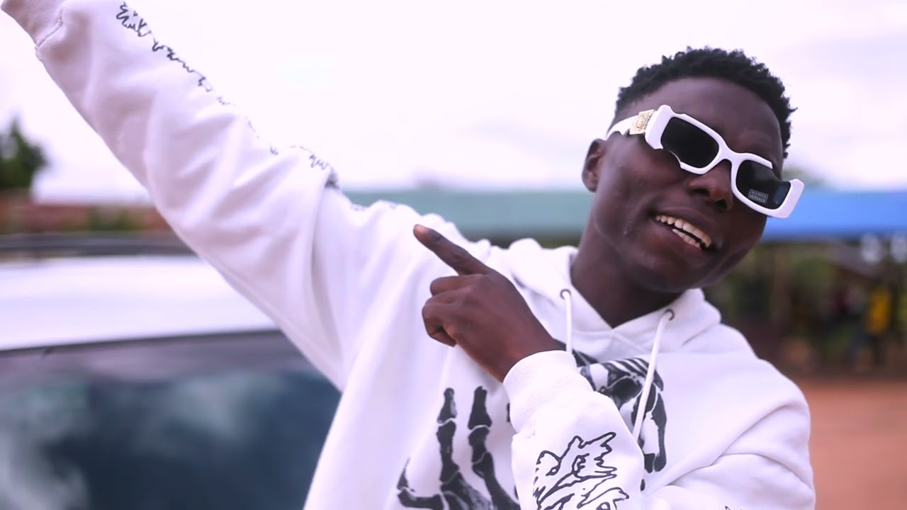 MC Mathias star '' Akwe ''clip officiel by loïquo