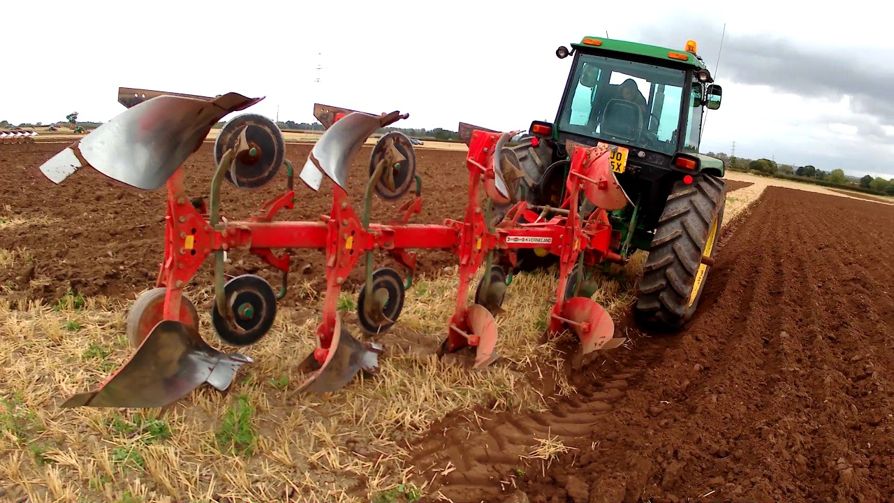 1982 John Deere 4040 6.6 Litre 6-Cyl Diesel Tractor (110HP) With Kverneland Plough