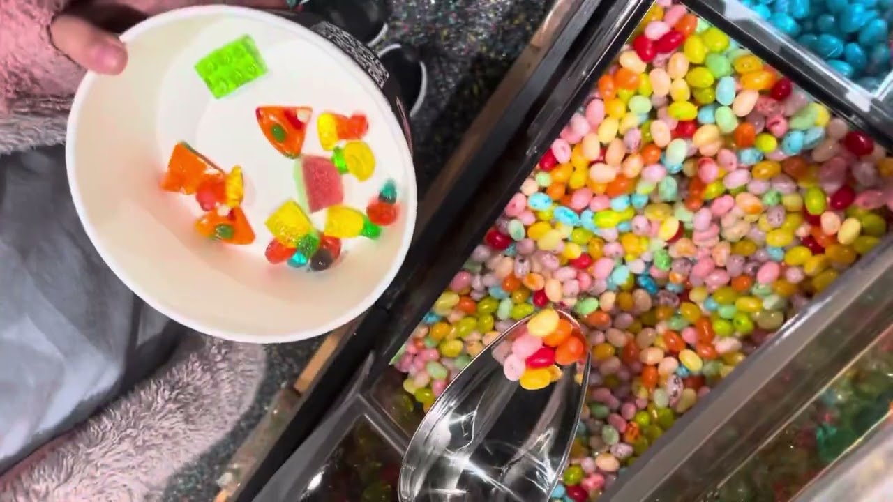 Toms Confectionery Warehouse in Highpoint