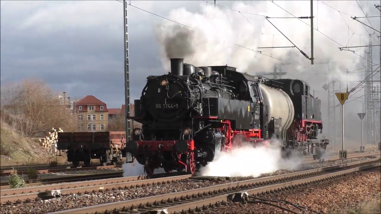 86 1744-1 bringt 99 4011-5 nach Meiningen, 22.12.2020