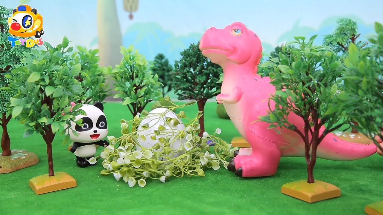 霸王龍撿到一個蛋，哇！孵出來一隻可愛的小雞寶寶，霸王龍和小雞成為好朋友| 寶寶玩具 | 兒童玩具 | 玩具巴士