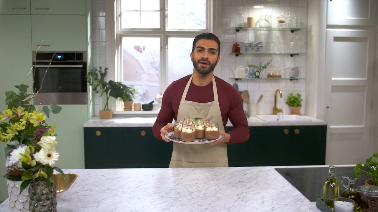 Kökets baktips: Roy Fares mörka chokladmousse med vaniljgrädde - Köket