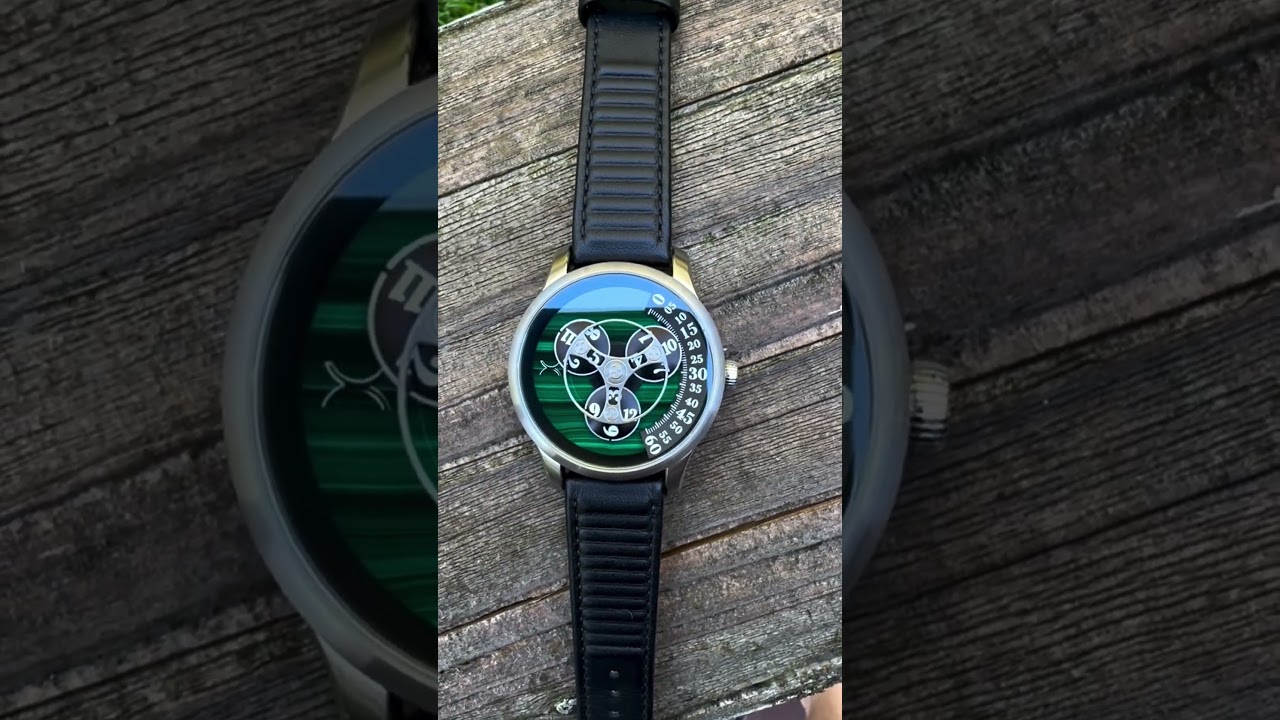 The pure Malachite dial on the Xeric Triptych Wandering Hour Automatic is a conversation starter 👀