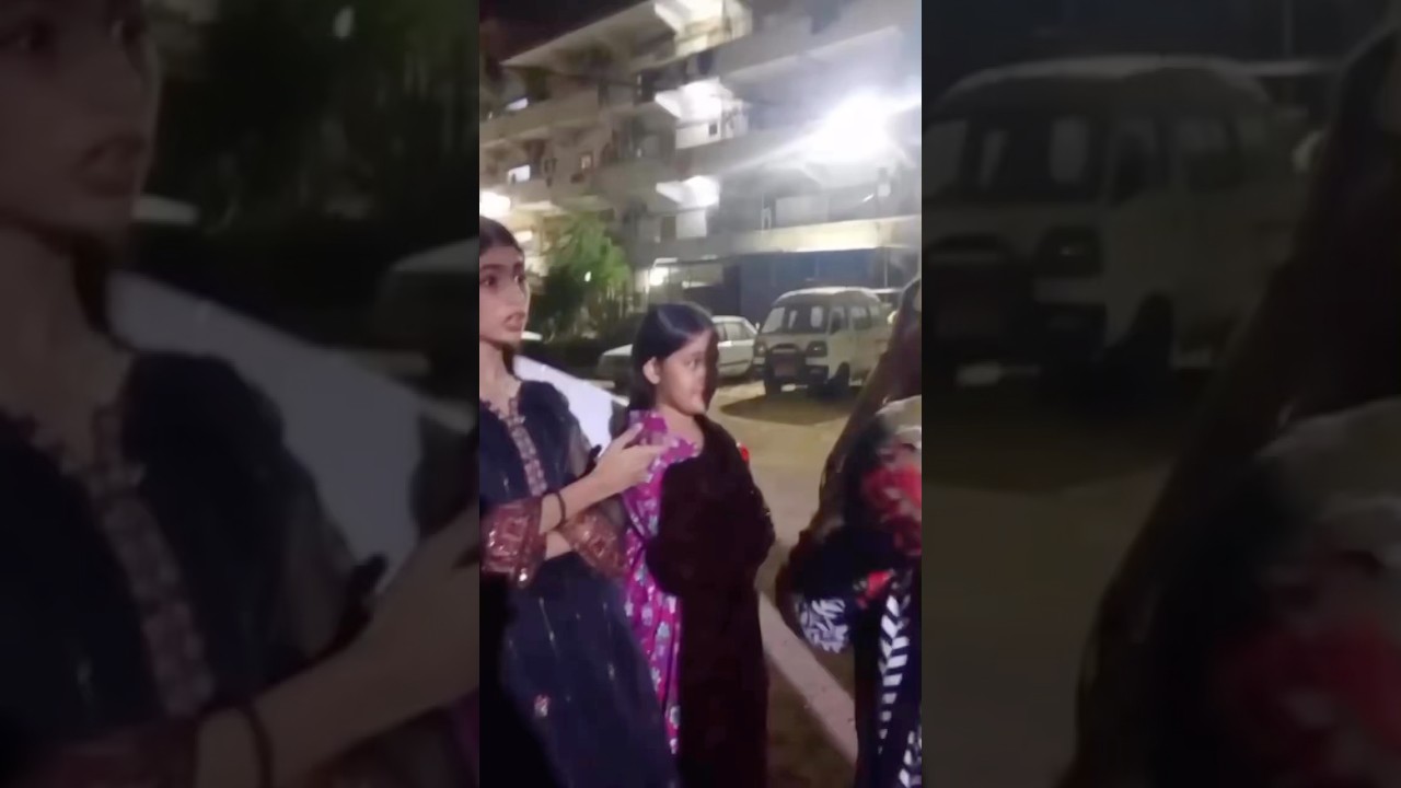 Indian girls fight on the street #fight #viral #shortvideo