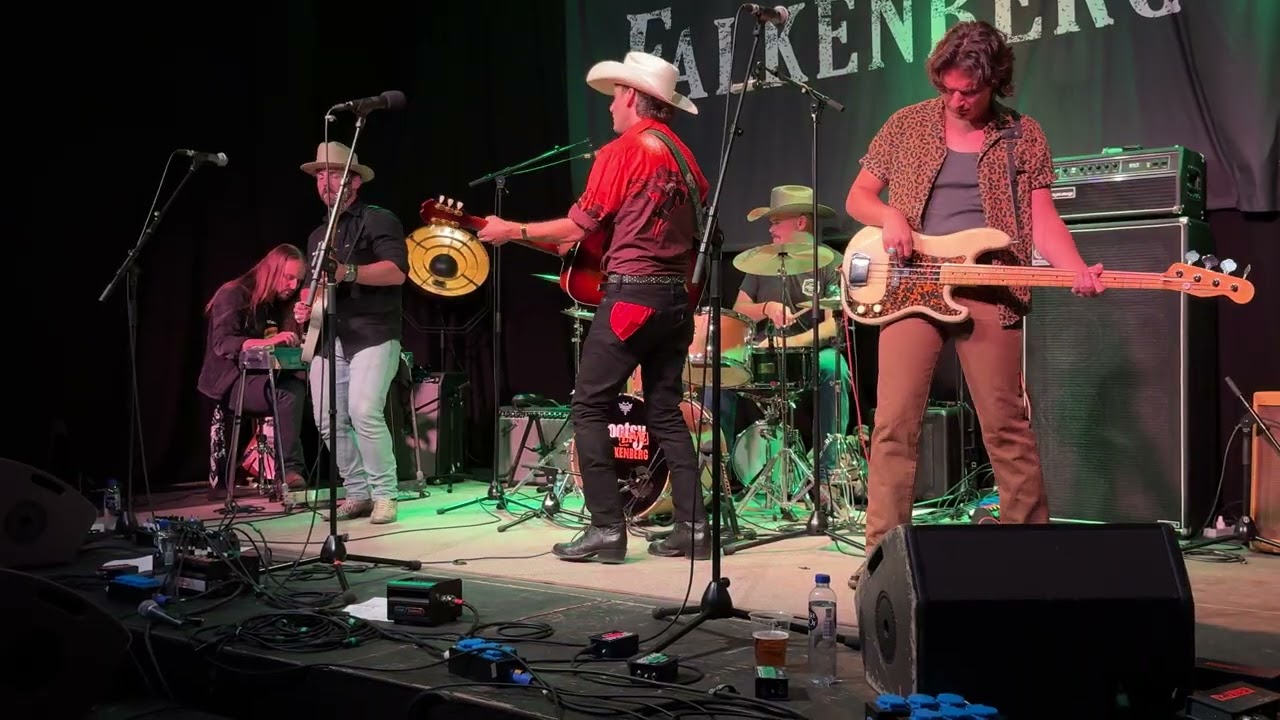 Ward Hayden & The Outliers 