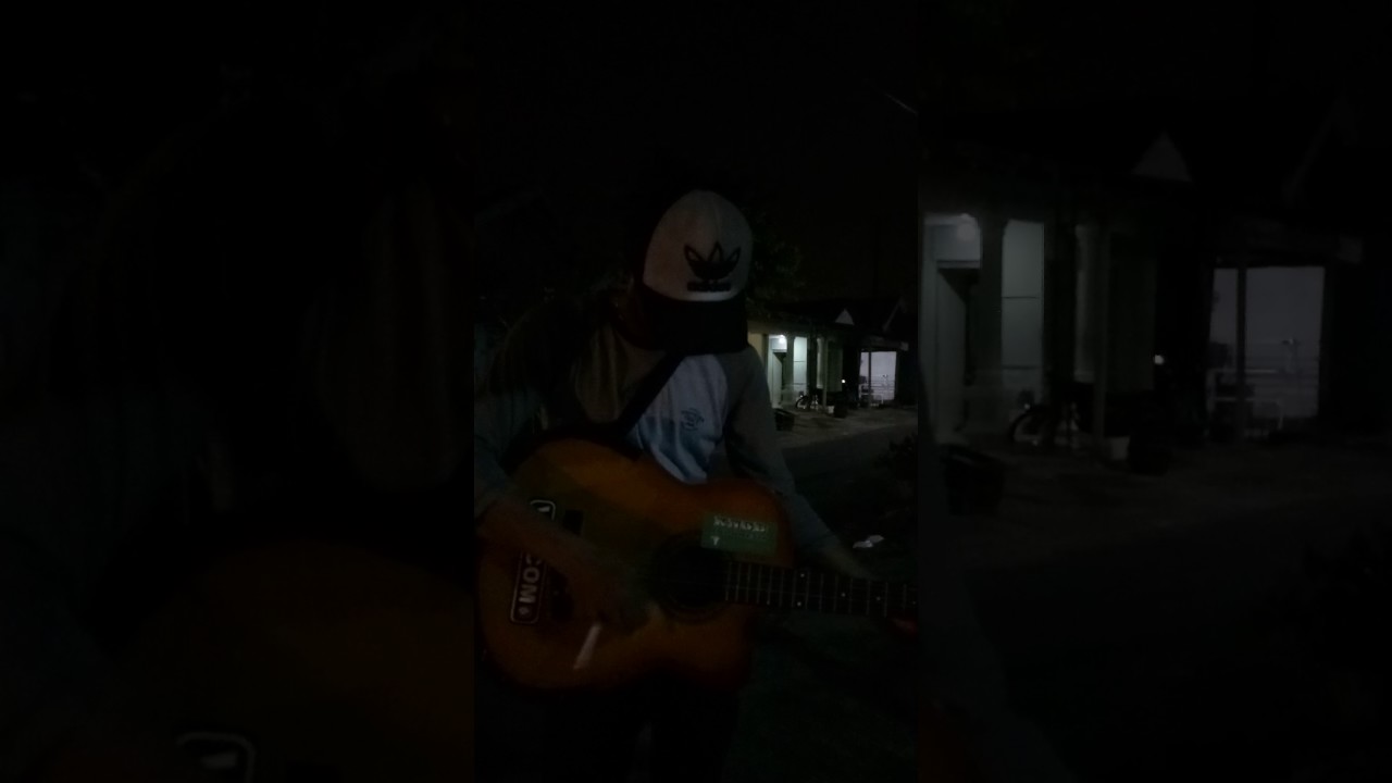 Pengamen suaranya bikin merinding