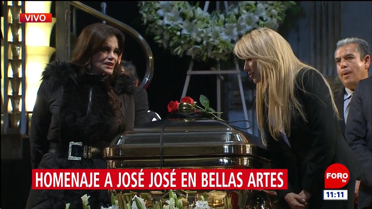 lucia mendez y dulce colgándose de la muerte de jose jose en bellas artes 2019