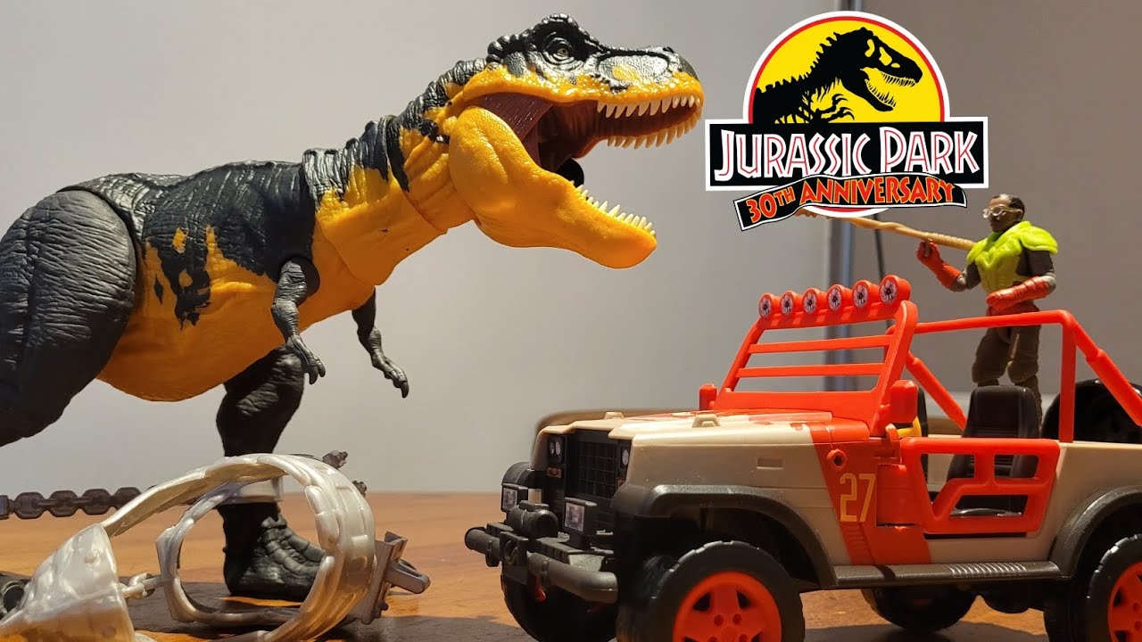Jurassic Park '93 Classic Tyrannosaurus Rex Off-Road Tracker Pack - Toy Review