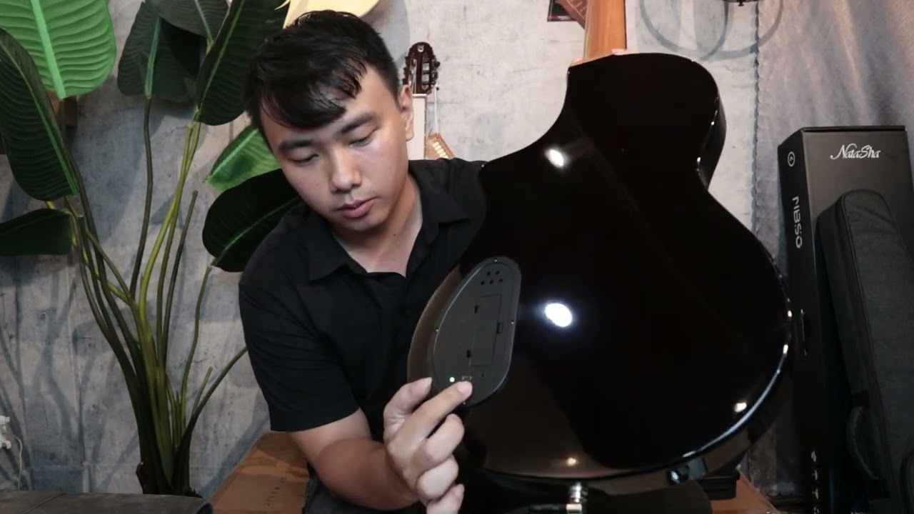 Review Guitar Classic điện Martinez Hispania - Âm thanh xuất sắc