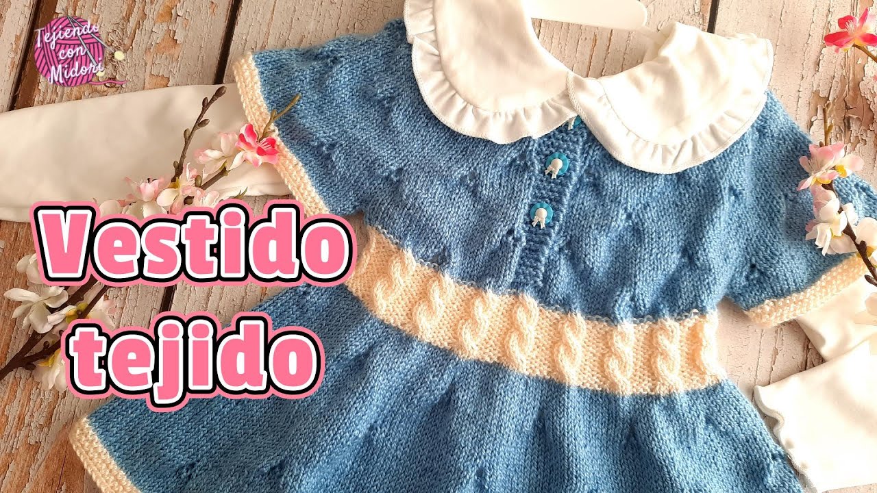 ¡Teje magia! Vestido infantil en azul acero con detalles crema