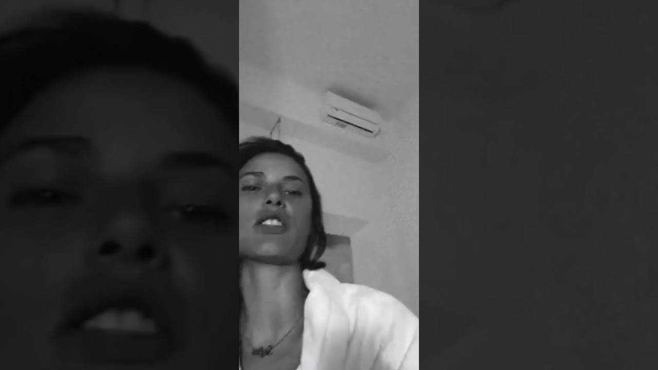 Dayane and Helena Live 71321