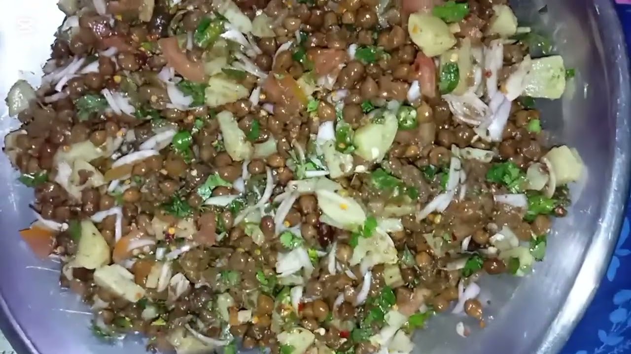 My mom is making Chana chat♥️😍