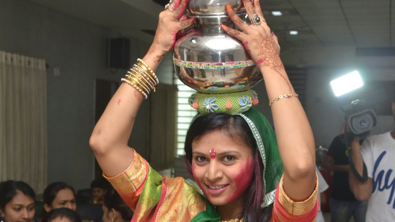 baby shower highlights...gujrati simant...godbharai..indian baby shower..alaknanda's mom..