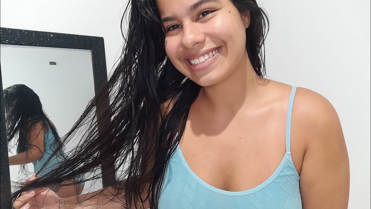 Hidrantando meus cabelos óleo de coco| moisturizing my hair coconut oil