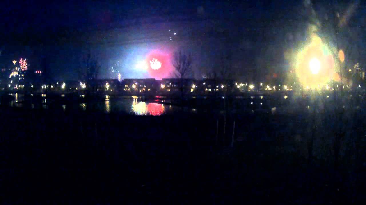 Nieuwjaar vuurwerk Rotterdam Nesselande   begin van 2015