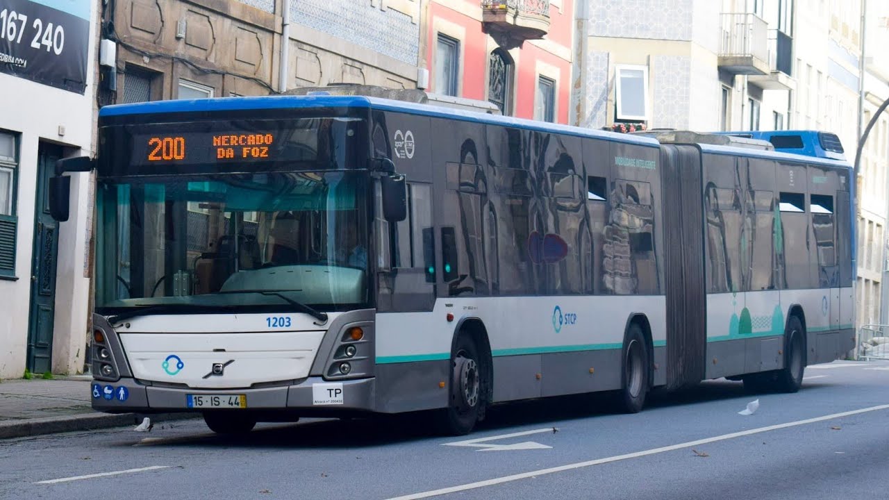 Viagem na linha 200 num autocarro STCP da serie 1200