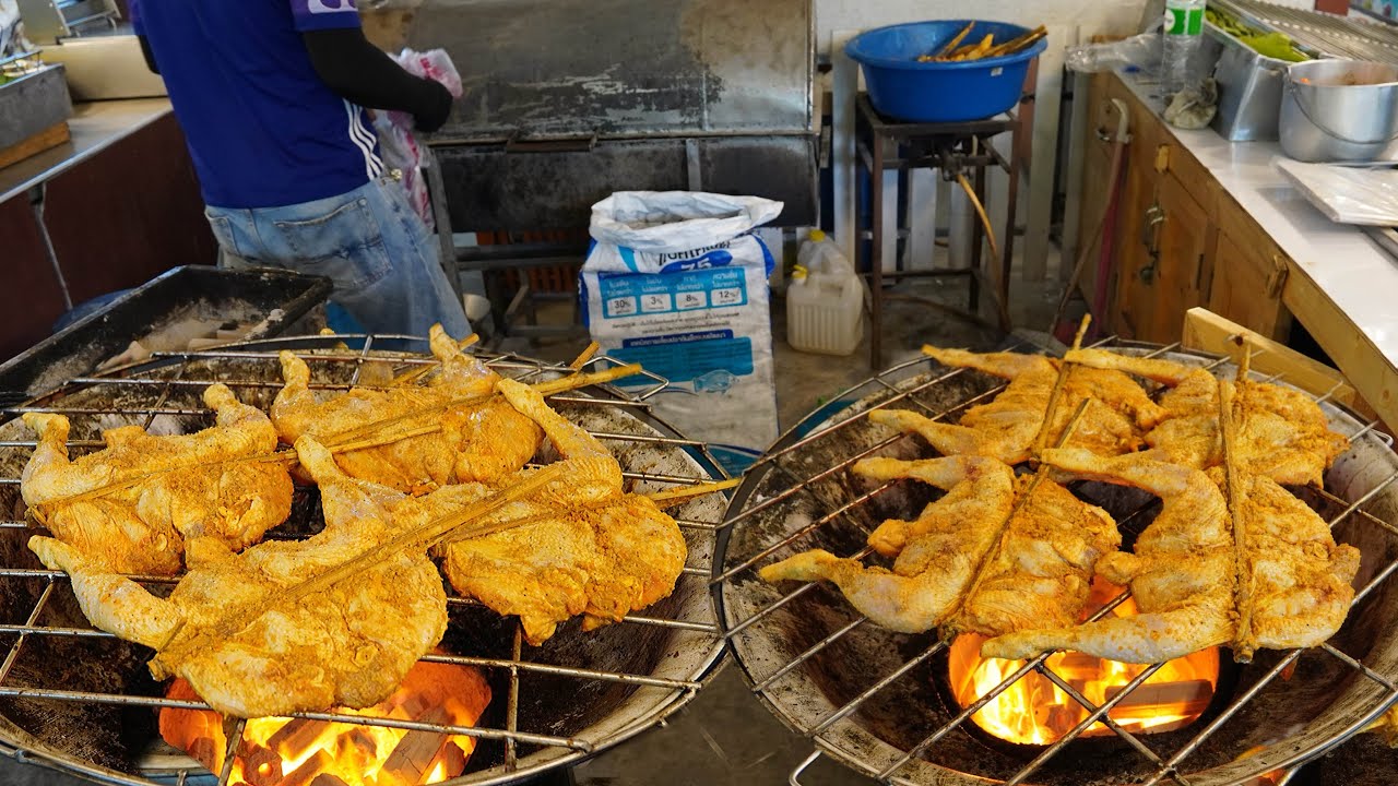 Big Scale Charcoal Grilled Chicken! Thai Master Chef - Thai Street Food