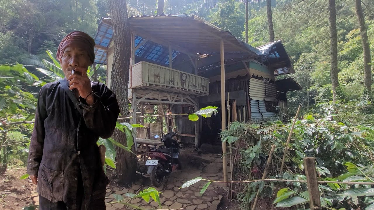Nekad‼️Memiliki Rumah Gubuk Unik Di Tengah Hutan Angker