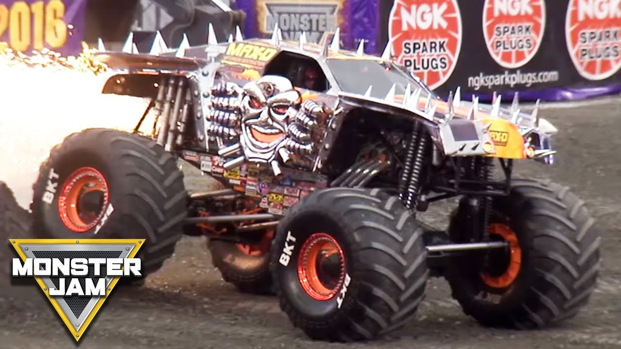 Max-D Double Backflip | Foxborough 2015 | Monster Jam