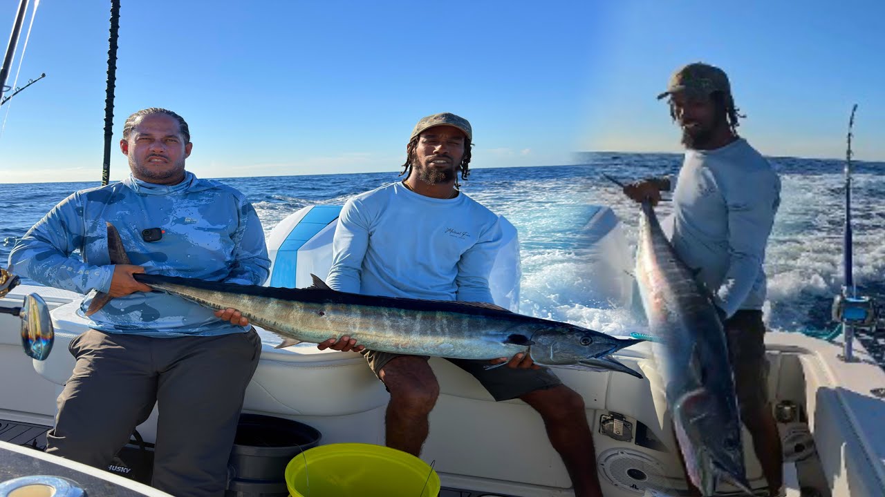 EPIC HOOKUP WHILE TROLLING FOR WAHOO 