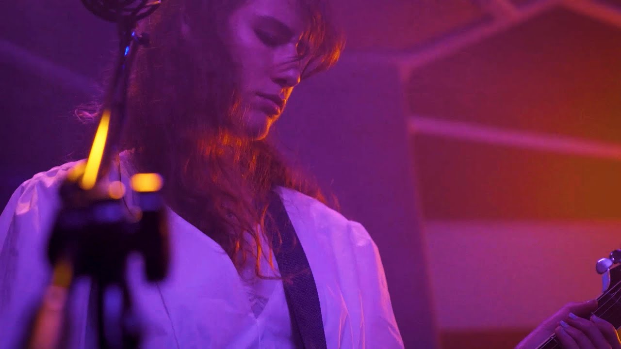 Maya Zeltzer - Waves (Live Session)