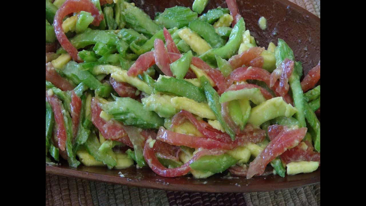 Ensalada Vegan de Apio, Tomate y Aguacate (Palta)