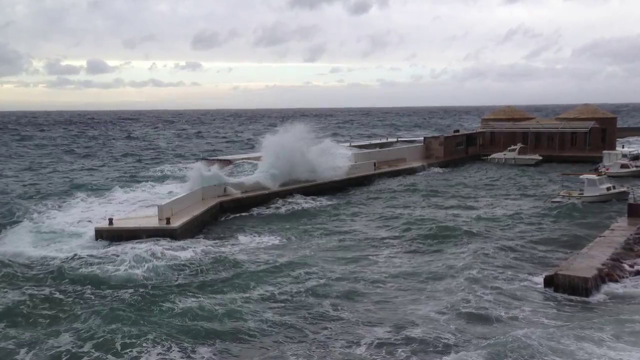 Sv. Nedjelja, Hvar Big Waves