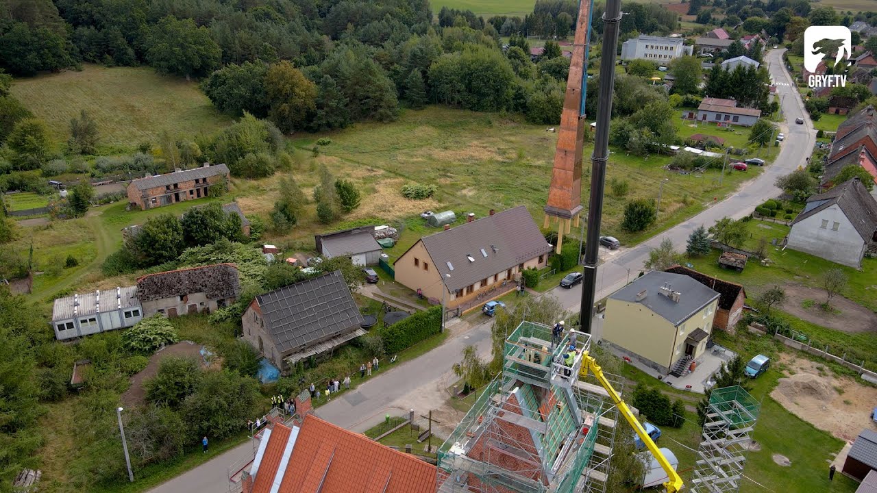 Montaż iglicy Kościoła pw. św. Antoniego w Juchowie