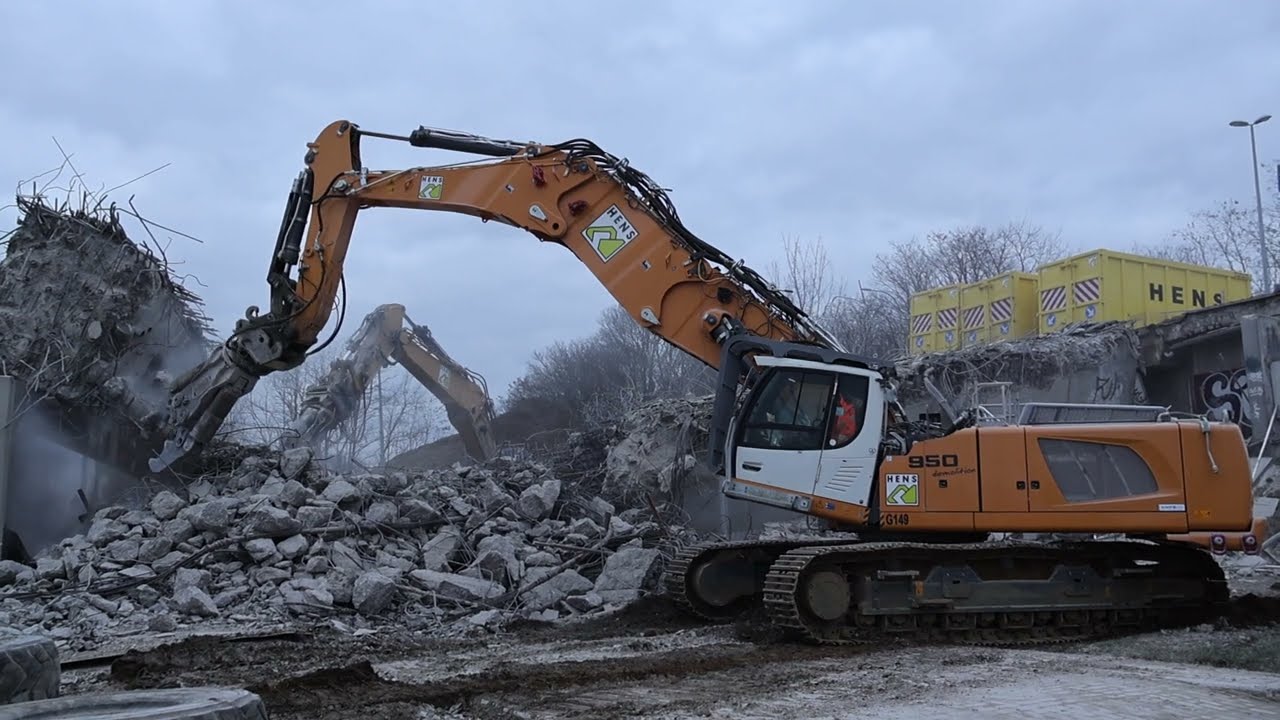 Liebherr R950 Demolition excavator- Hens NV
