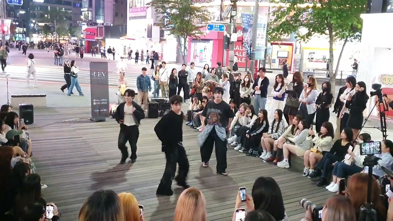[STREET ARTIST] T:EV (TAEYOUNG, BONGGEUN & YUSEONG). LONG TIME NO SEE. SINCHON BUSKING. 240428.