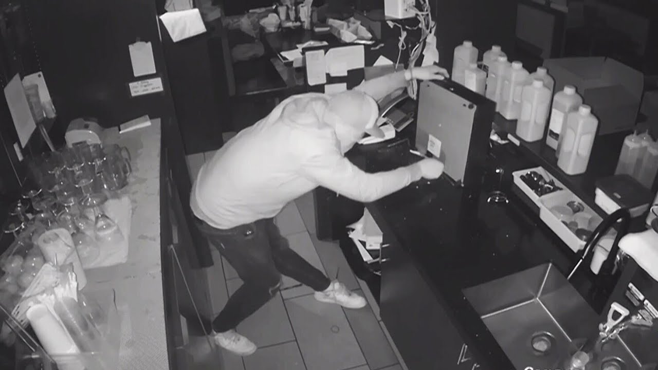 Caught on cam: Smash and grab thief in Toronto gets a taste of his own medicine