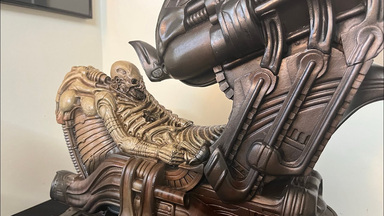 Sideshow Collectibles Space Jockey Maquette - H.R. Giger Pilot in Cockpit - Review - Prometheus