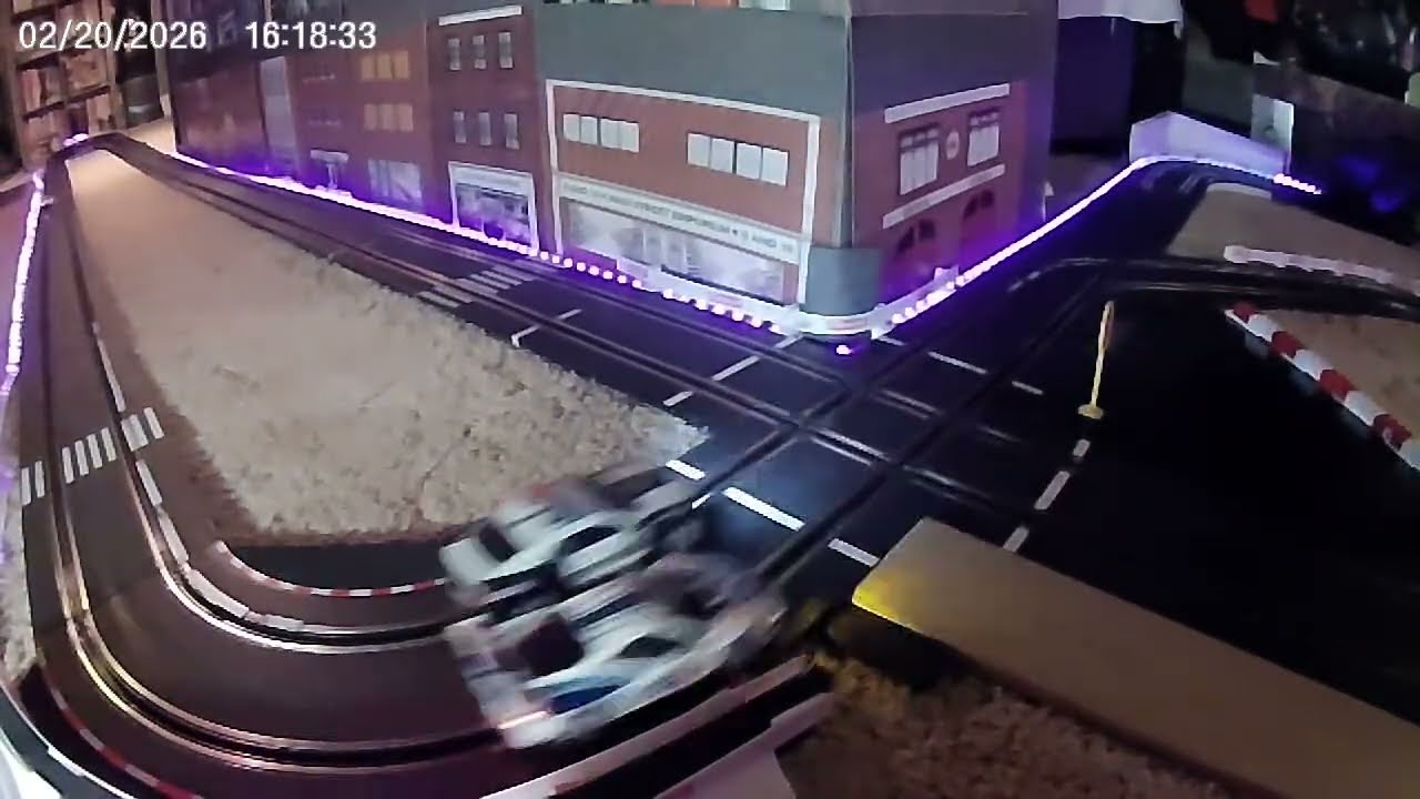 Carrera GO! Camaro ZL1 'Sheriff' VS. Ferrari 458 GT2 & AGM Audi R8 GT3 / Analog Multiple Car Racing
