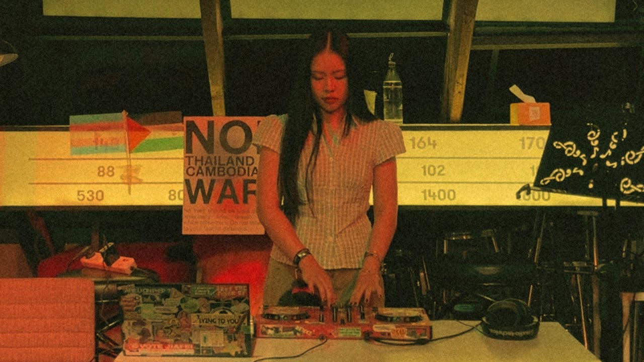the world full of sunshine and rainbow with this absolute manic jazz mix
