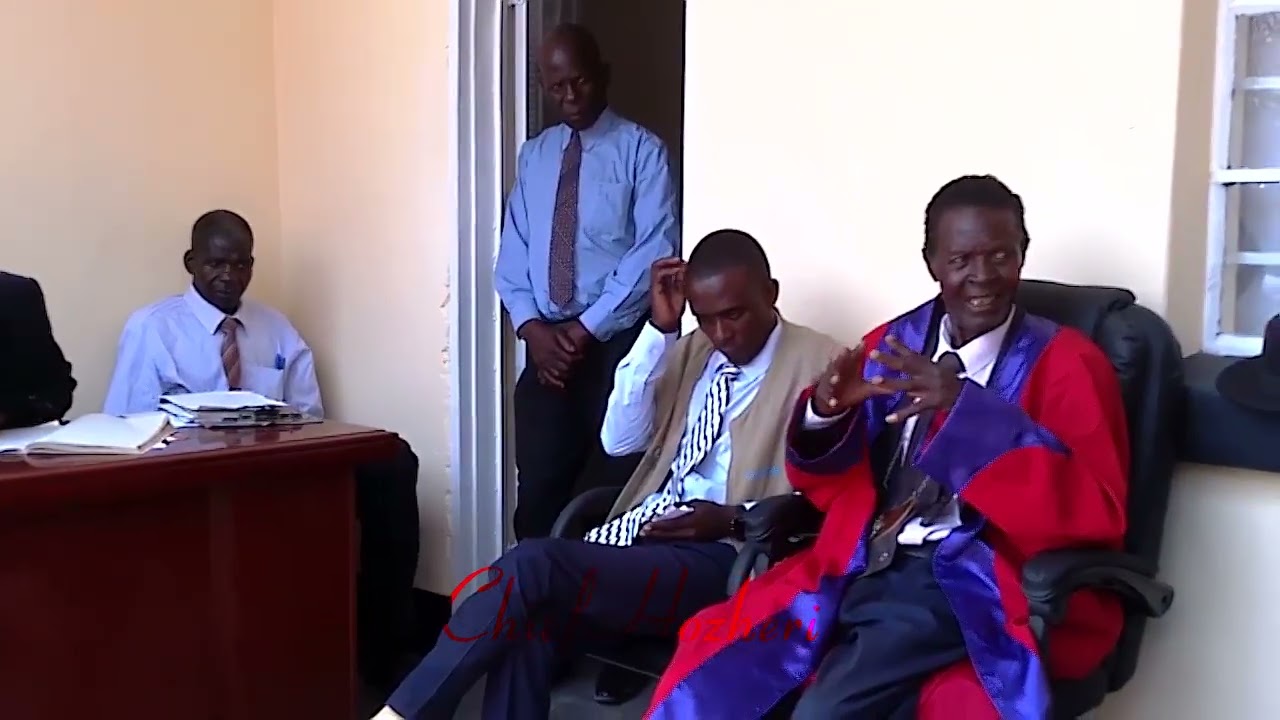 Mukadzi ndakamubata anechikomba akatiza