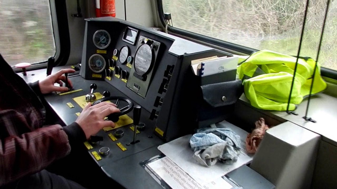Circulation et voyage à bord de l'autorail X241 (Train du Bas-Berry)