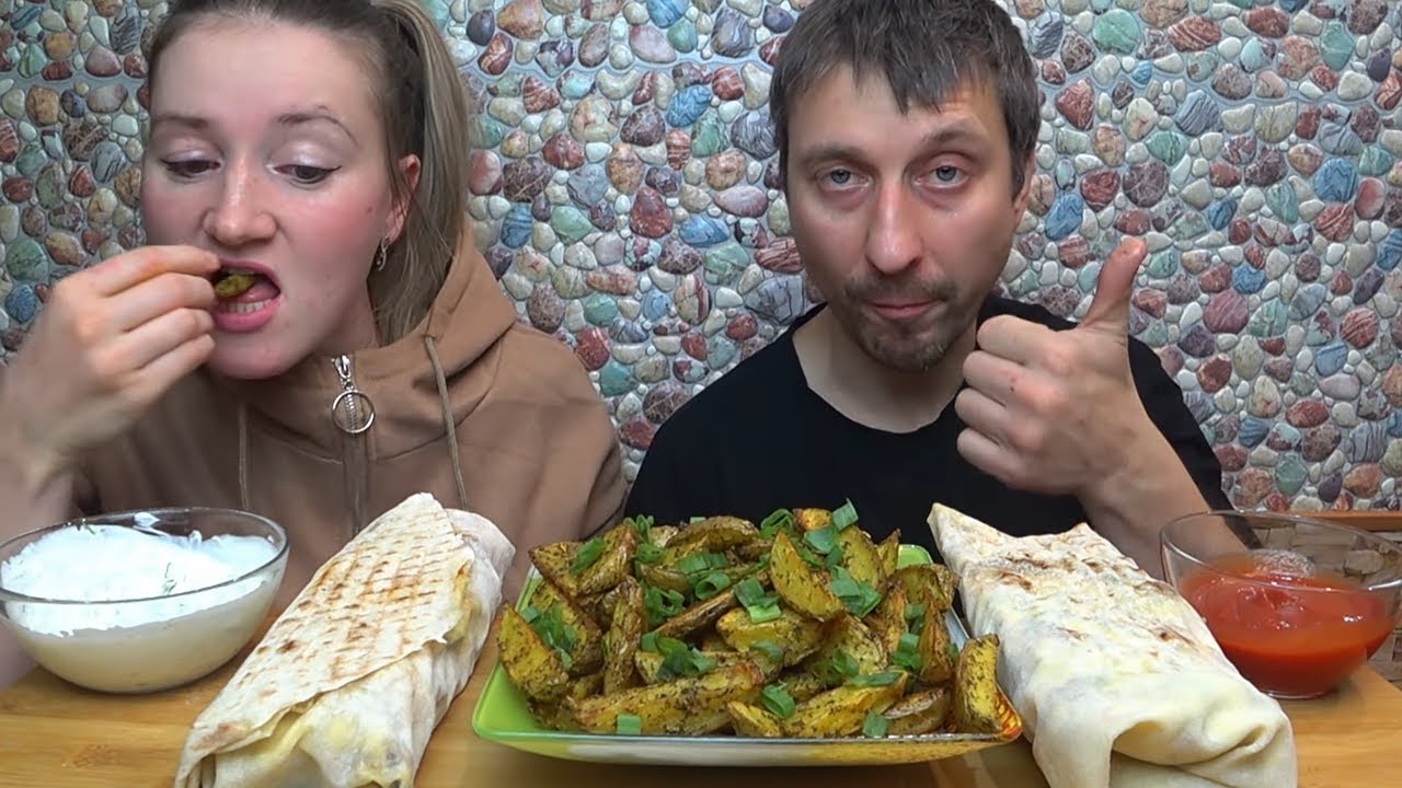 МУКБАНГ ШАУРМА И КАРТОШКА ПО ДЕРЕВЕНСКИ | MUKBANG SHAWARMA AND RUSTIC POTATOESE #мукбанг