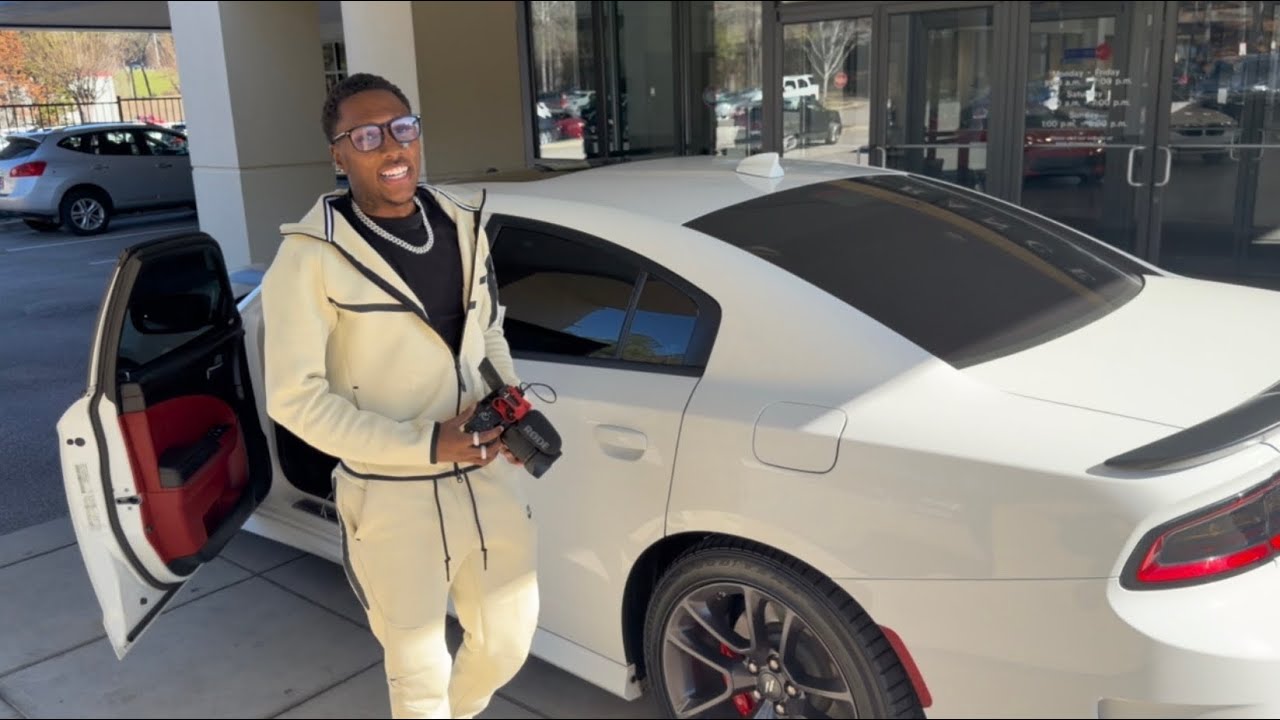 В 22 года я выбираю машину своей мечты! 🚗