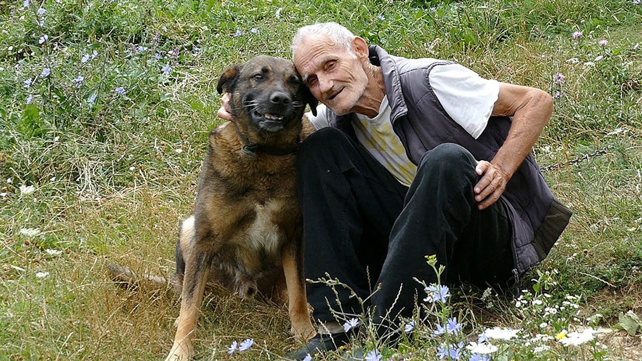 Anto živi sam u selu punu deceniju