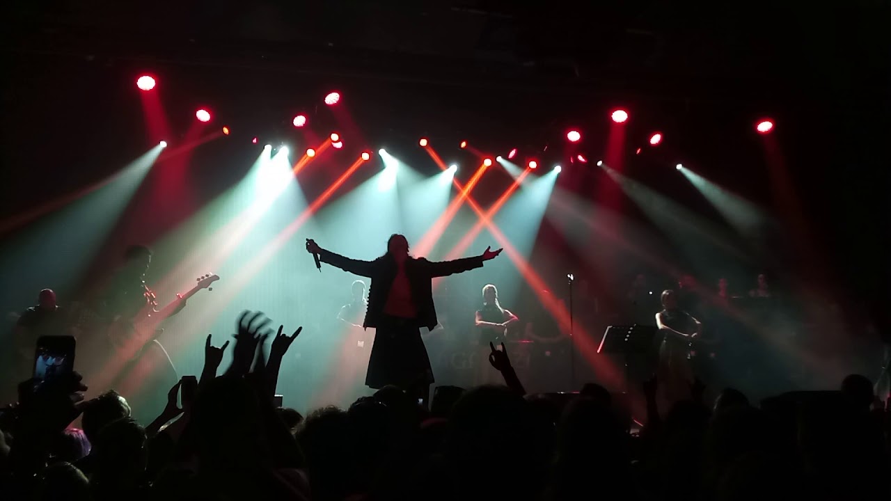 Stravaganzza - Raices - Directo en La Riviera (Madrid) - 23/09/2017